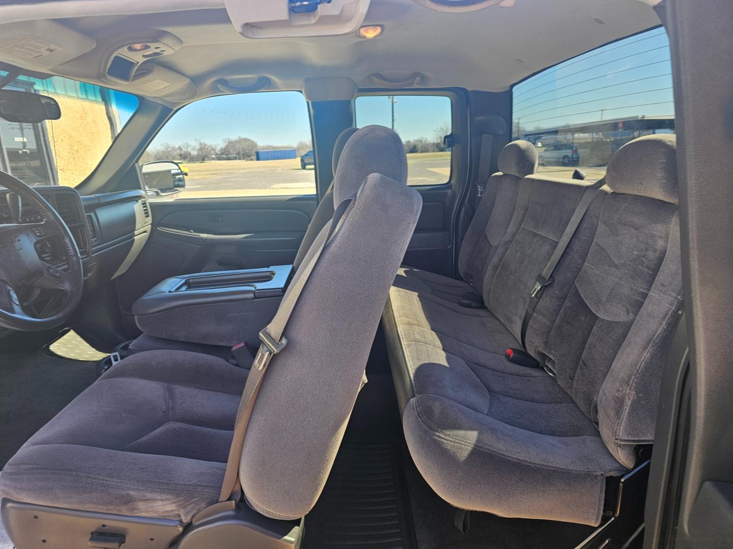 2006 WHITE GMC Sierra 1500 SL Ext. Cab 2WD (1GTEC19Z76Z) with an 5.3L V8 OHV 16V FFV engine, 4-Speed Automatic Overdrive transmission, located at 533 S Seven Points BLVD, Seven Points, TX, 75143, (430) 255-4030, 32.313999, -96.209351 - Photo#5